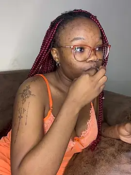 YummyMelanin117 online show from May 8, 6:57 pm