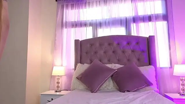 zaraquiinn online show from October 14, 1:56 pm