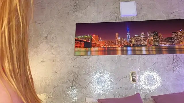 zaraquiinn online show from March 31, 2:28 pm