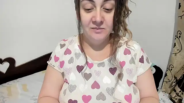 Snapshot of DeliciousButt chatting on December 6, 2:06 pm DeliciousButt online show from December 6, 2:06 pm