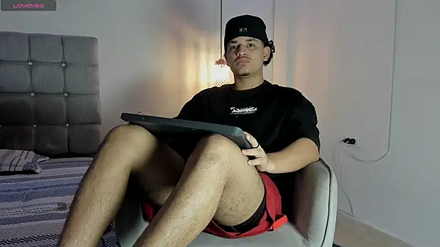 Snapshot of samxx_muscle chatting on October 1, 2:56 pm samxx muscle online show from October 1, 2:56 pm