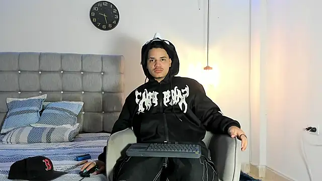 Snapshot of samxx_muscle chatting on October 17, 3:36 pm samxx muscle online show from October 17, 3:36 pm