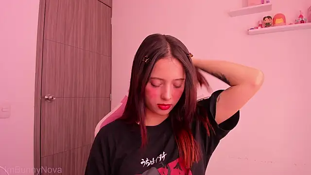 ImBunnyNova online show from May 19, 8:26 pm