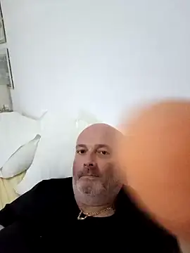 Snapshot of Alexis_Bull chatting on September 20, 8:10 pm Alexis Bull online show from September 20, 8:10 pm