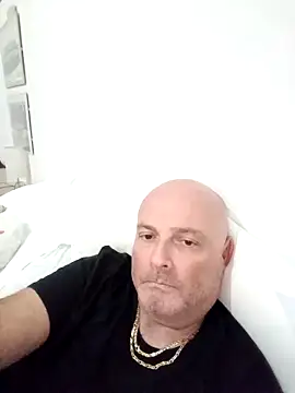 Alexis Bull online show from October 7, 2:47 pm