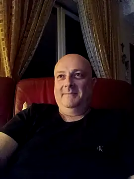 Snapshot of Alexis_Bull chatting on April 19, 10:23 pm Alexis Bull online show from April 19, 10:23 pm
