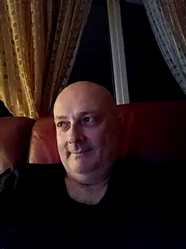 Snapshot of Alexis_Bull chatting on April 20, 10:22 pm Alexis Bull online show from April 20, 10:22 pm