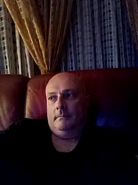 Snapshot of Alexis_Bull chatting on April 26, 10:40 pm Alexis Bull online show from April 26, 10:40 pm