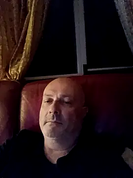 Snapshot of Alexis_Bull chatting on April 29, 11:00 pm Alexis Bull online show from April 29, 11:00 pm