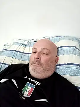 Snapshot of Alexis_Bull chatting on May 5, 10:01 am Alexis Bull online show from May 5, 10:01 am