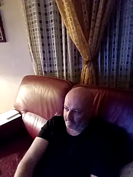 Snapshot of Alexis_Bull chatting on May 5, 10:29 pm Alexis Bull online show from May 5, 10:29 pm