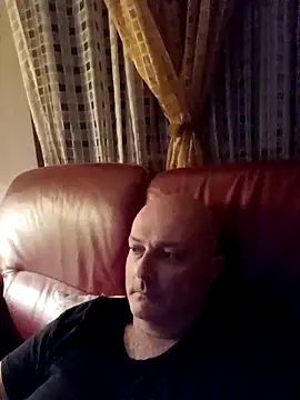 Snapshot of Alexis_Bull chatting on May 8, 9:42 pm Alexis Bull online show from May 8, 9:42 pm