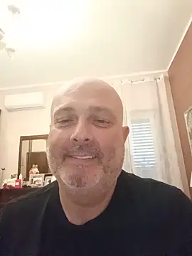 Snapshot of Alexis_Bull chatting on May 14, 6:15 pm Alexis Bull online show from May 14, 6:15 pm
