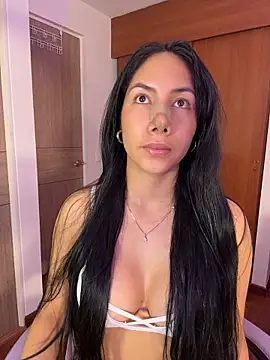 ArianaReynoldss online show from May 12, 10:01 am