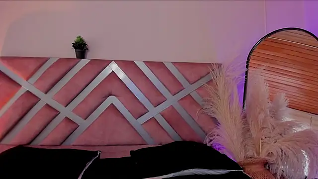 viol collins   online show from September 16, 7:59 pm