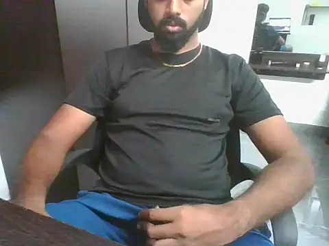 Snapshot of lovelyakash69 chatting on September 15, 4:23 am lovelyakash69 online show from September 15, 4:23 am