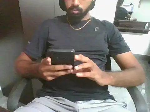 Snapshot of lovelyakash69 chatting on October 3, 4:09 am lovelyakash69 online show from October 3, 4:09 am