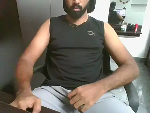 lovelyakash69 online show from May 13, 8:23 am