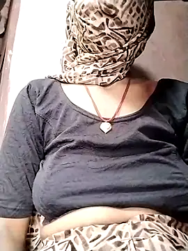 Snapshot of Soniy-Maax chatting on March 19, 9:35 am Soniy-Maax online show from March 19, 9:35 am