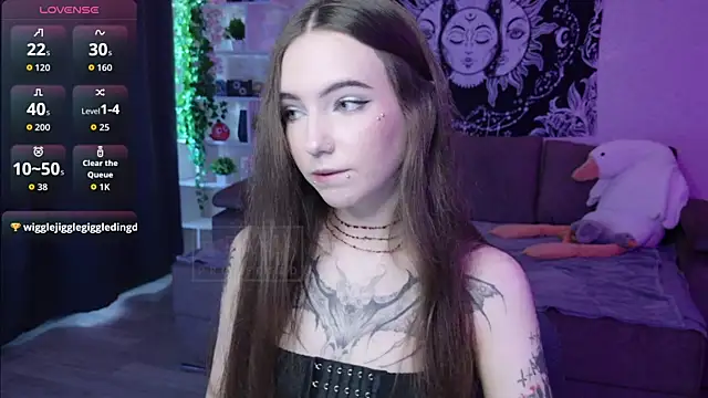 naugghtynikki online show from September 12, 4:56 am