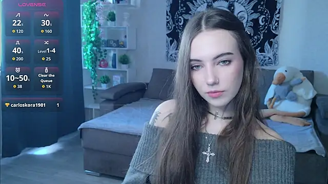 naugghtynikki online show from September 19, 5:09 am