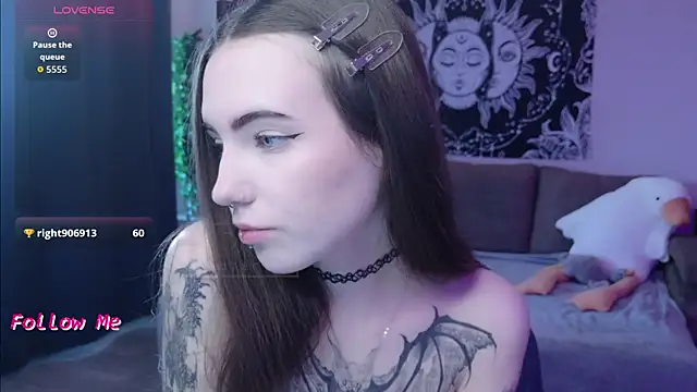 naugghtynikki online show from November 3, 4:36 am