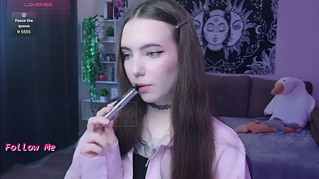 naugghtynikki online show from November 5, 5:18 am