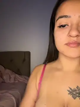 Snapshot of Manu_2002_ chatting on October 4, 9:24 pm Manu 2002 online show from October 4, 9:24 pm