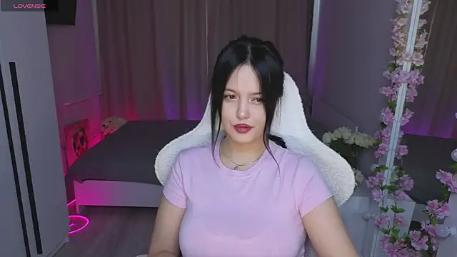 Betty  Davvis online show from October 6, 1:52 pm