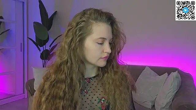 TesssaHart online show from October 14, 1:45 pm