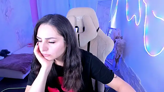 ValeriiMills online show from December 4, 4:05 pm