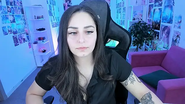 ValeriiMills online show from March 4, 2:45 pm