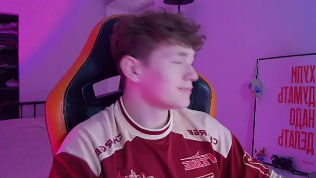 DanyDavis online show from October 13, 7:14 pm