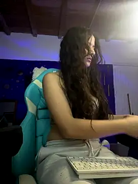 Snapshot of venusgh_ chatting on October 10, 4:11 am venusgh  online show from October 10, 4:11 am