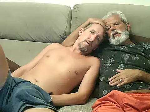 Snapshot of CasalcwBR chatting on April 7, 1:17 am CasalcwBR online show from April 7, 1:17 am