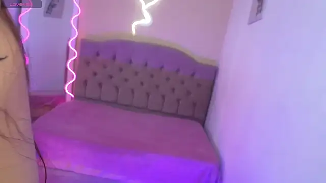 kissy tay online show from October 2, 11:50 am