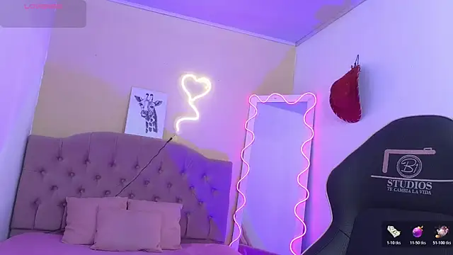 kissy tay online show from October 19, 11:33 am