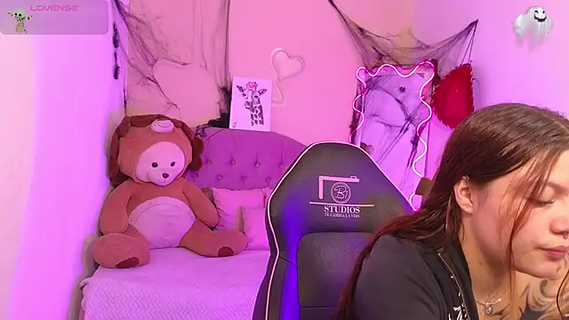 kissy tay online show from October 30, 11:44 am