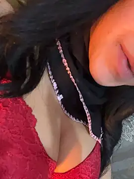 QueenLujaine online show from March 29, 7:03 pm