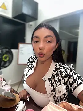 Snapshot of ImAshley1 chatting on September 20, 1:56 pm ImAshley1 online show from September 20, 1:56 pm