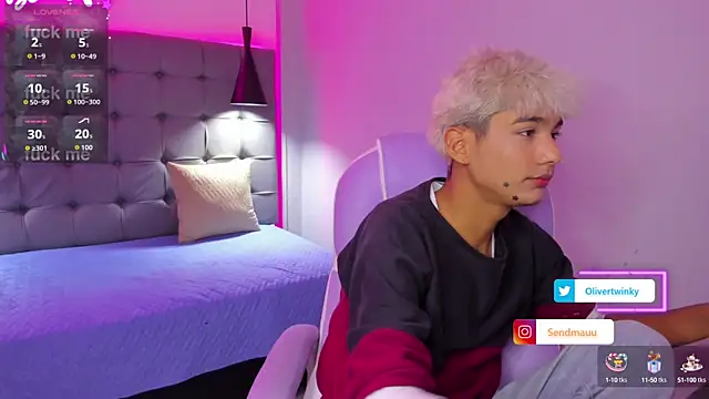 OliverTwinky online show from September 13, 4:23 am