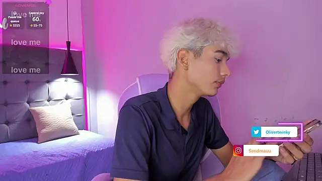 OliverTwinky online show from September 14, 5:06 am