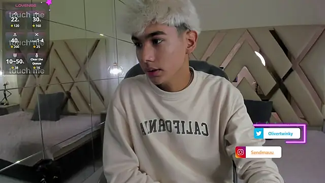 OliverTwinky online show from September 25, 1:59 pm