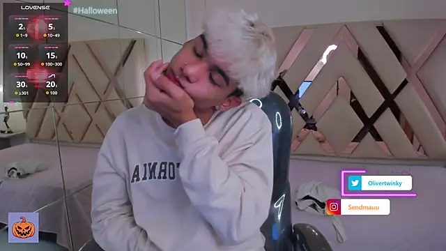 OliverTwinky online show from October 3, 1:30 pm