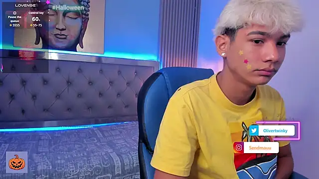 OliverTwinky online show from October 5, 2:37 pm