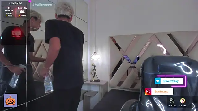 OliverTwinky online show from October 10, 1:32 pm