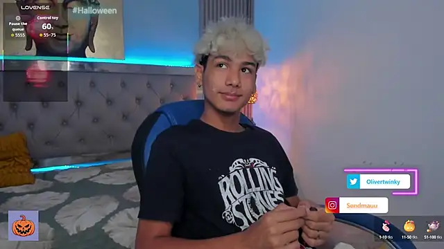 OliverTwinky online show from October 13, 11:16 pm