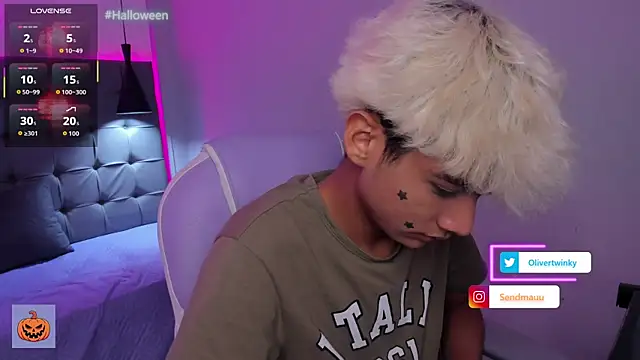 OliverTwinky online show from October 17, 10:45 pm