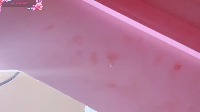 yiyi-chin online show from September 12, 4:18 pm