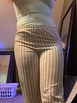 bankruptbabe online show from May 2, 3:44 am